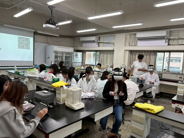 實驗動物沉浸式VR教學體驗日